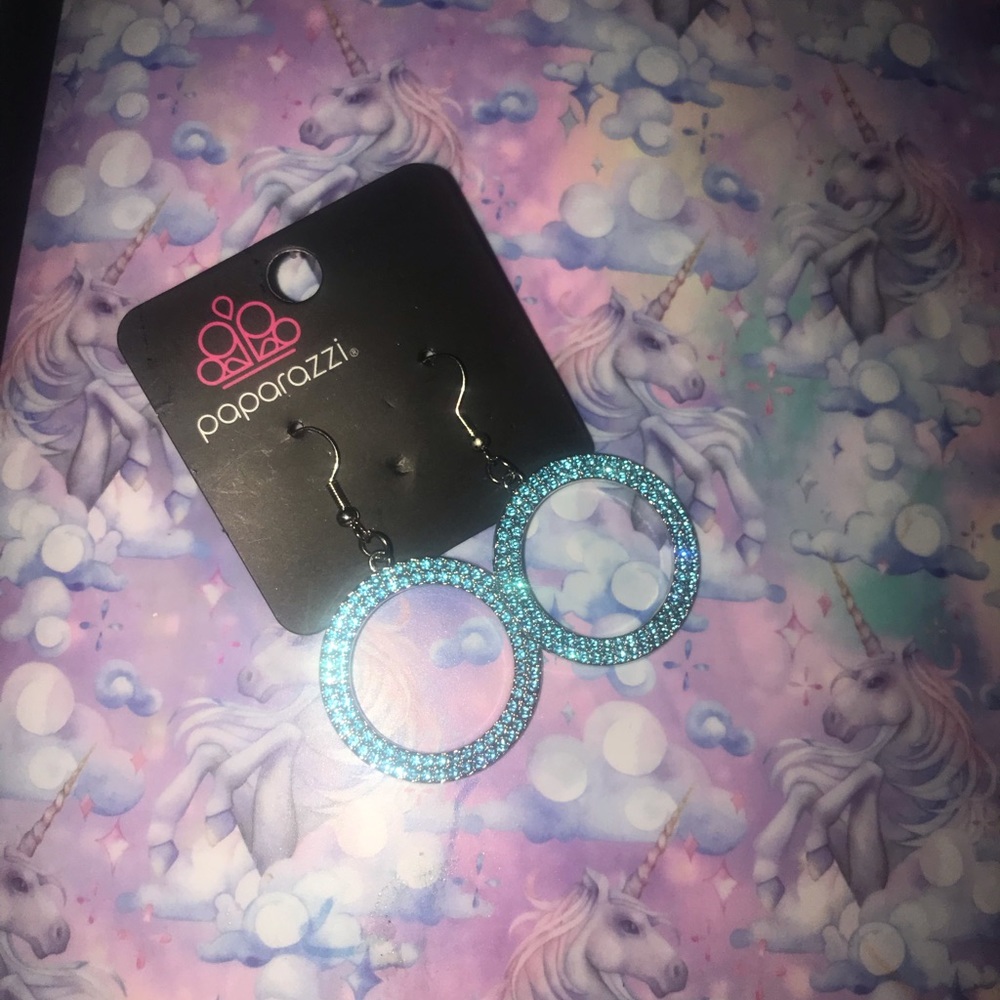 Earrings - Picture 4 of 6